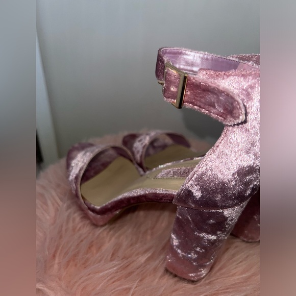 Baby Pink Velvet Heels - Picture 4 of 7